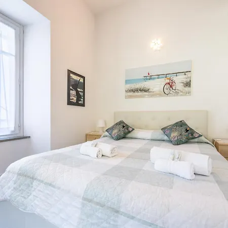 La Coccinelle - Superb Views