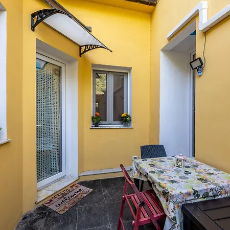 La Coccinelle - Superb Views *