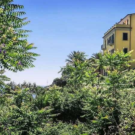 New Hanging Garden Corniglia