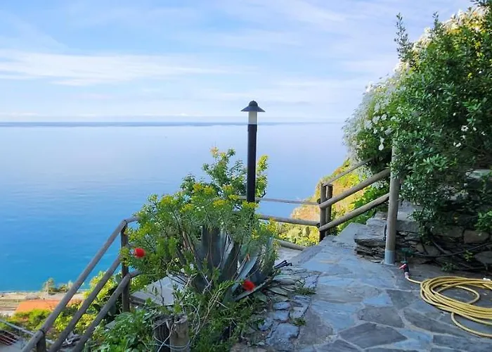 La Coccinelle - Superb Views