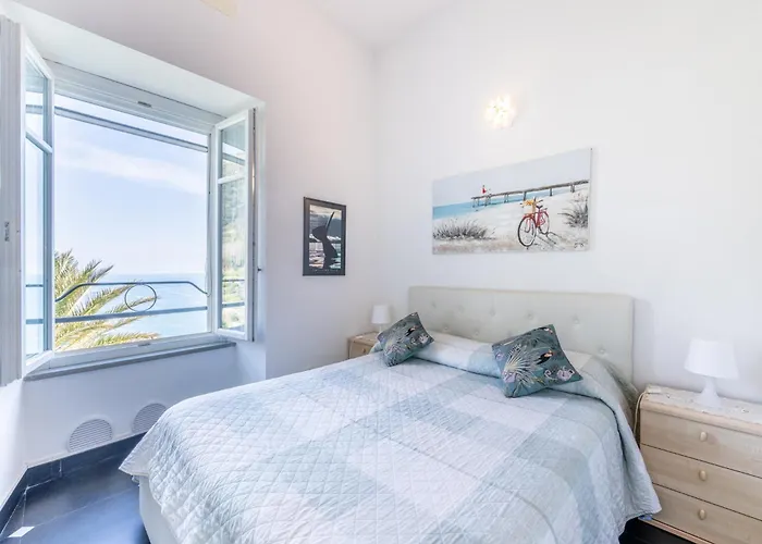 La Coccinelle - Superb Views Apartmán *
